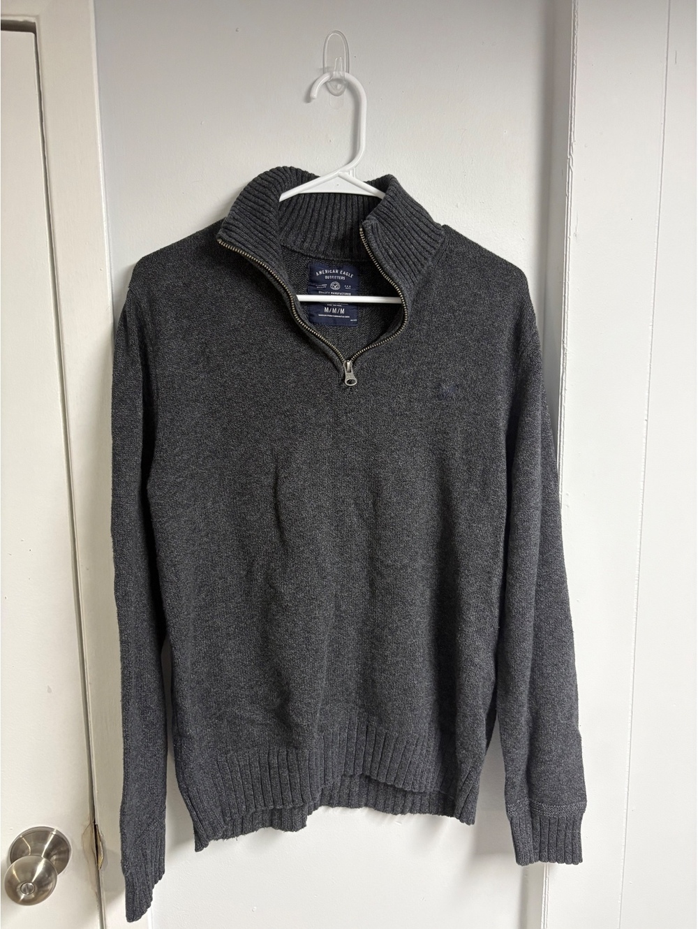 American Eagle Outfitters Men's Gray Quarter-Zip Pullover Sweater Medium